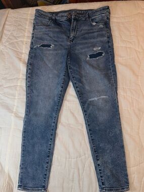 American Eagle Outfitters Women's Light Blue Distressed Skinny Jeans
